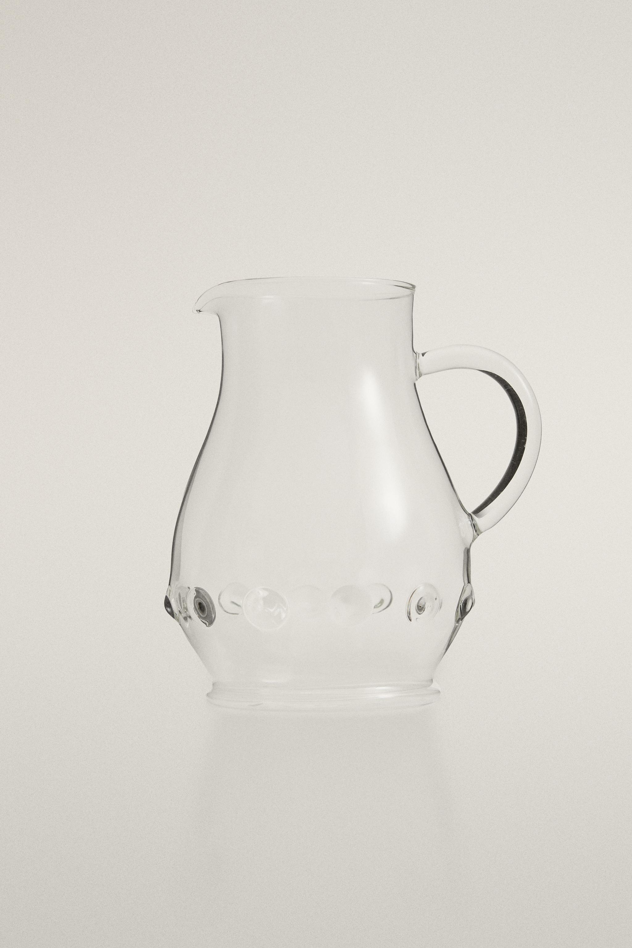 BOROSILICATE PITCHER WITH DOTS